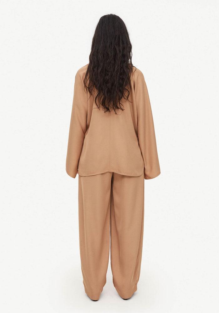 Blusa Calias en tabaco