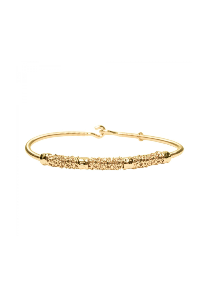 Brazalete de cuerda de bajo 4 cuentas martilladas chapadas en oro