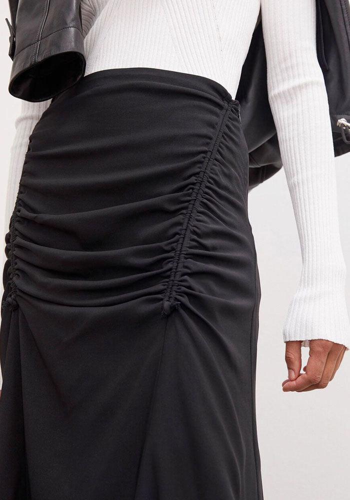 Falda con cordón de billar