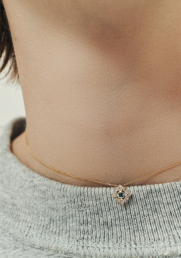 Collar de topacio azul de Bettina London