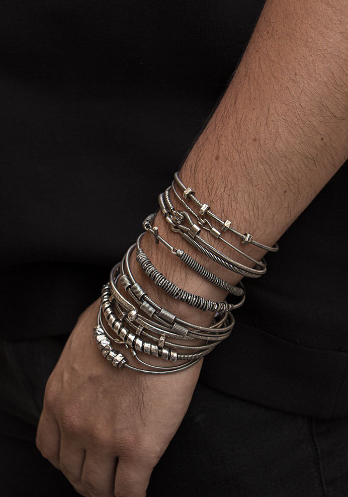 Bracelet Homme En Corde De Guitare Avec Fixation Entrelacée Argent Vieilli