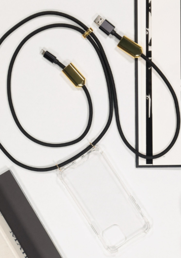 Coque Iphone "USB Noir Et Gold"
