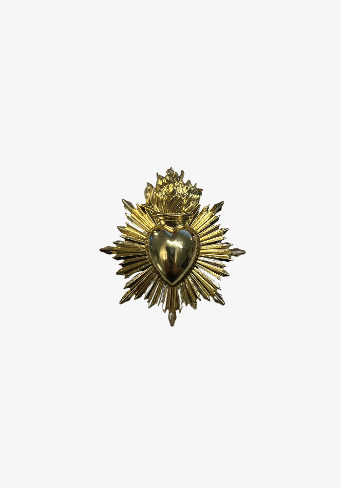 Broche cœur ex-voto en métal doré avec flammes - Sélectionné par Blush