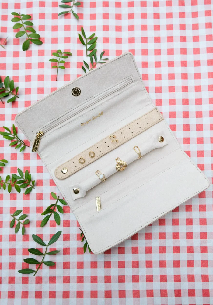 Pochette À Bijoux De Voyage Catherine En Velours Beige - Sélectionné par Blush