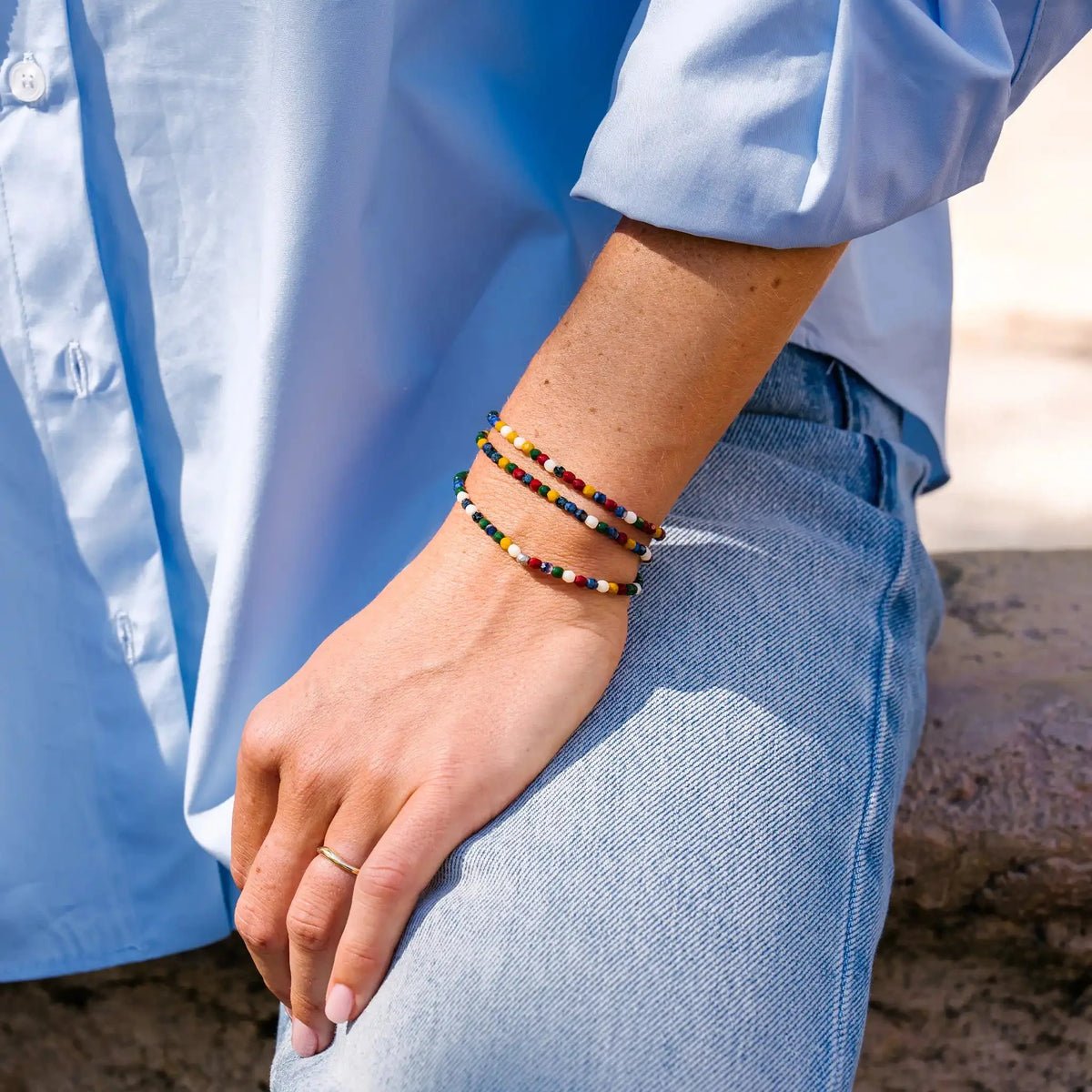 Collier Séville Multicolore porté - Têtes Blondes