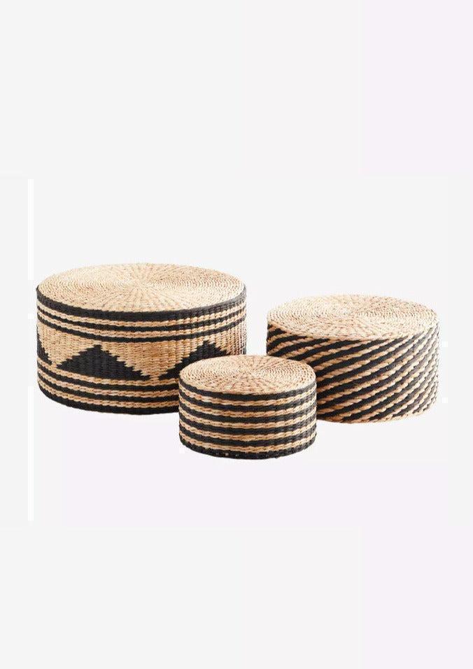 Pouf En Osier A Motifs