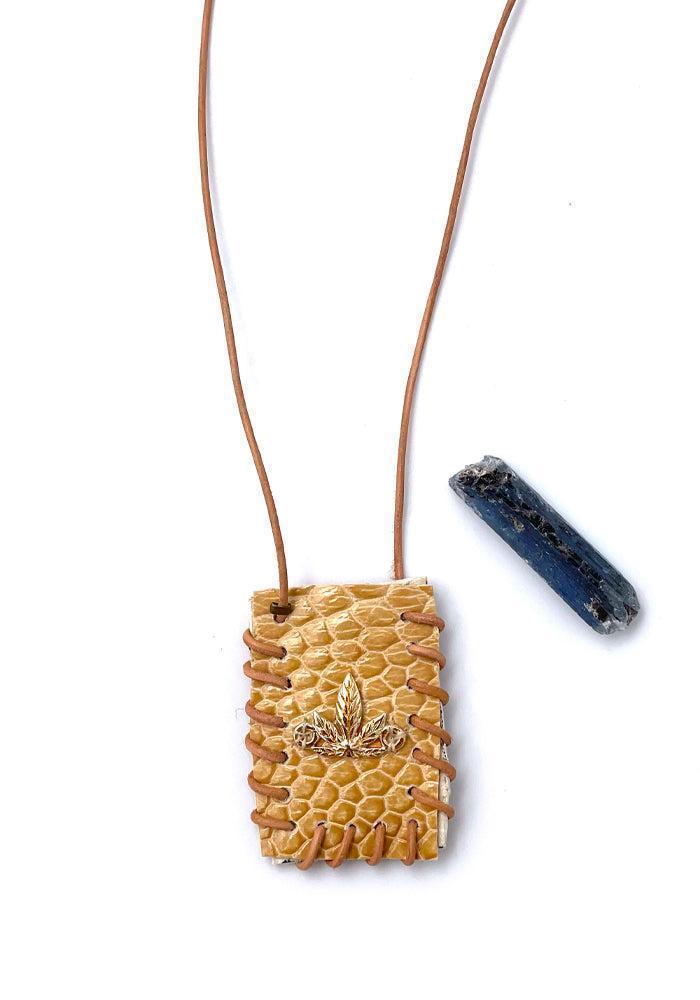 Collar Largo Arizona Cuero Beige Cannabis