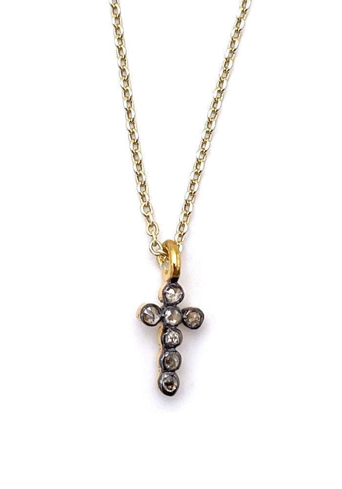 Collar con colgante de cruz de diamantes