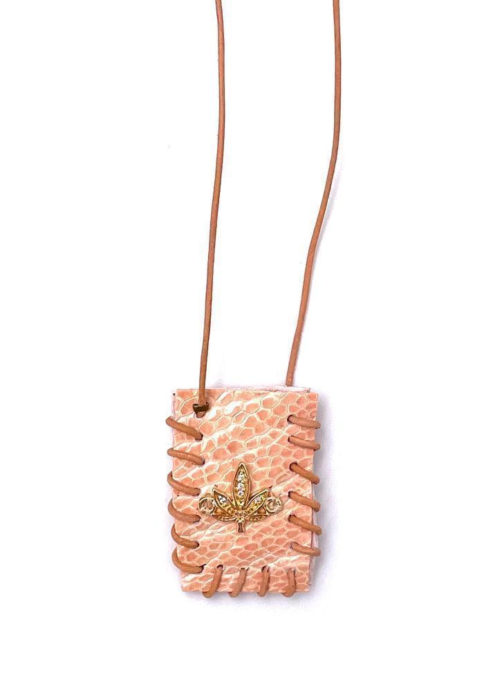 Collar Largo Arizona De Cuero Rosa Cannabis