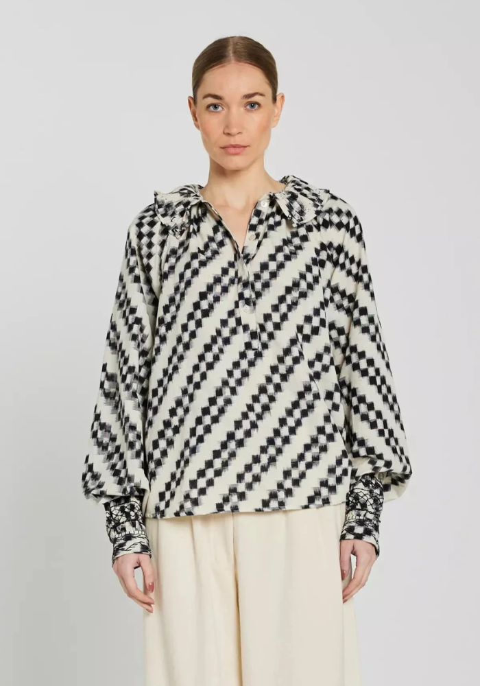 Blouse Ikat Noire Et Blanche - V De Vinster