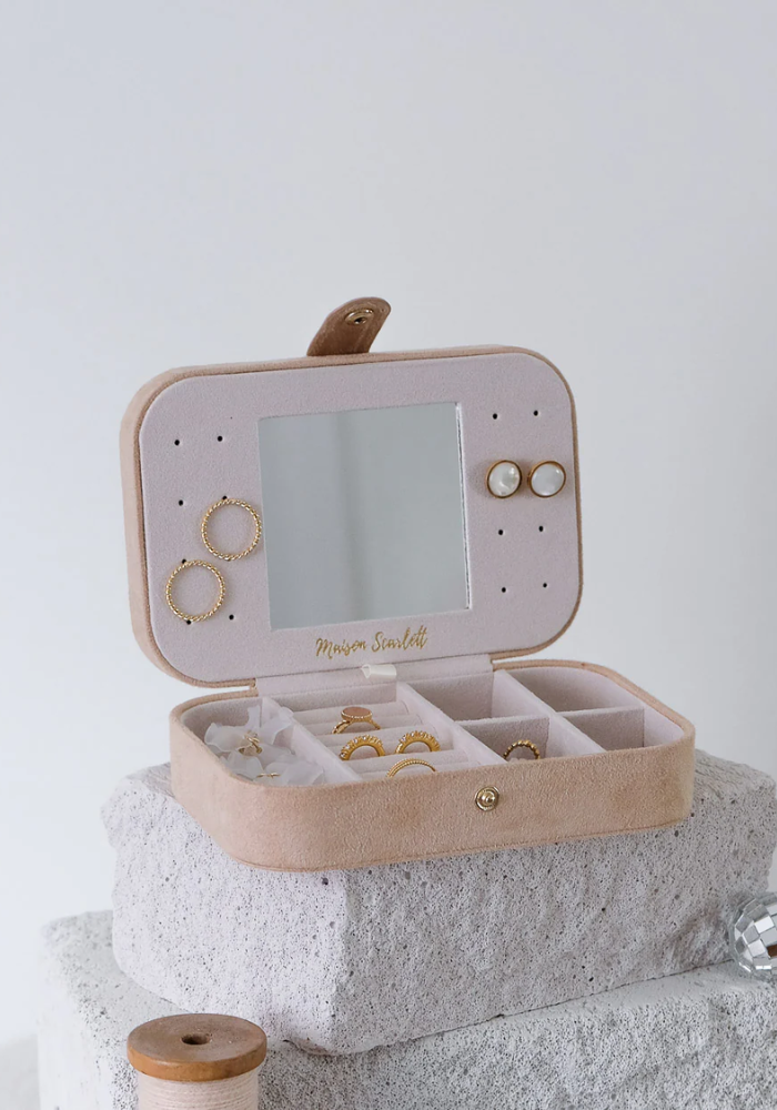Boîte À Bijoux Brigitte En Velours Beige - Sélectionné par Blush