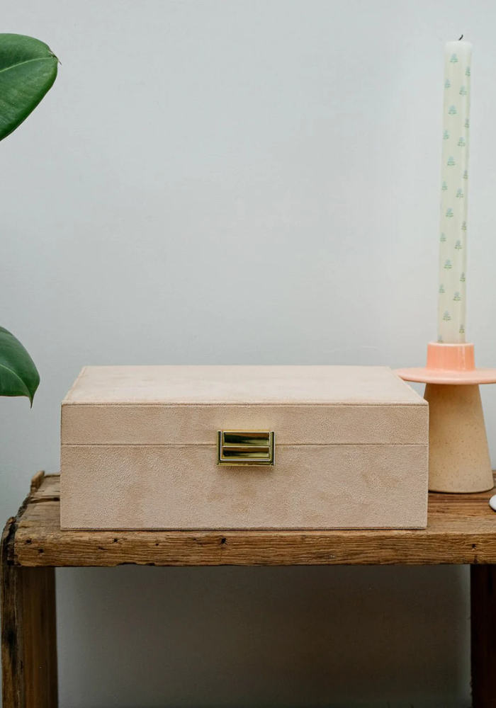 Boite À Bijoux Louise En Velours Beige -Sélectionné par Blush