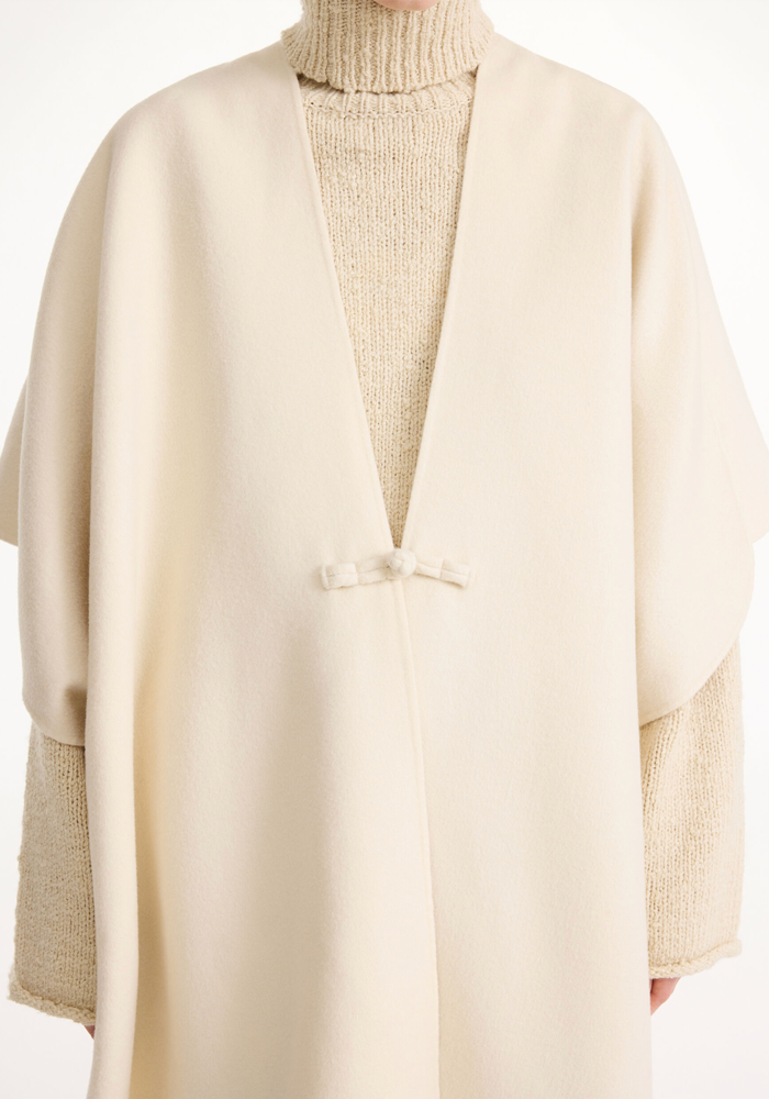 Manteau Cape Robertas Pearl - By Malene Birger