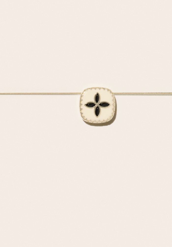 Collier Bowie N°2 Blanc Avec Croix Onyx Noir - Pascale Monvoisin