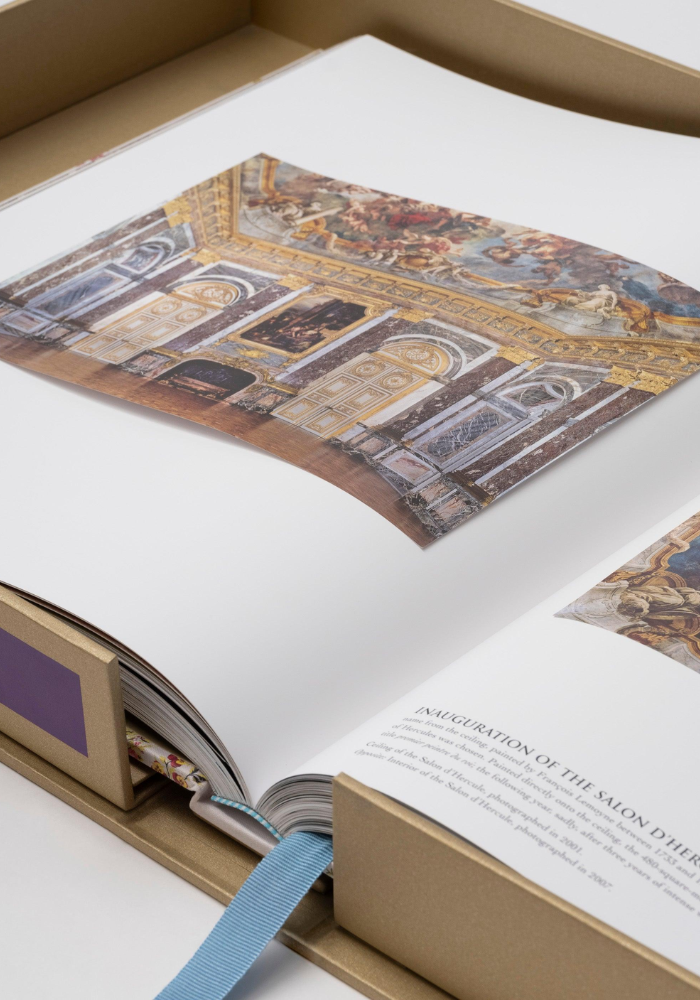 Livre Versailles From Louis XIV To Jeff Koons - Assouline
