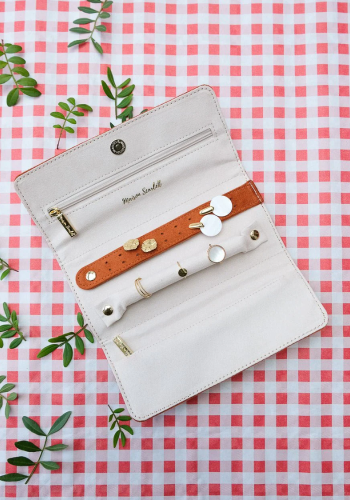 Pochette À Bijoux De Voyage Catherine En Velours Camel - Sélectionné par Blush