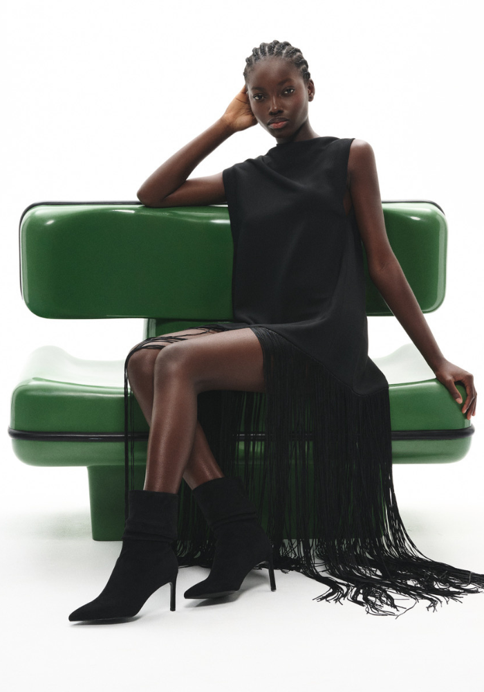 bottes Zaha noir en cuir portées