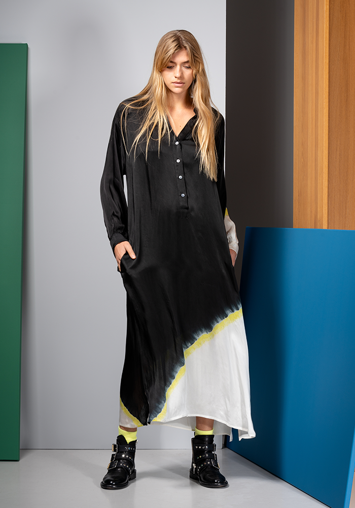 Robe Nicole Diagonal Stripe Blackish - Nous Antwerp