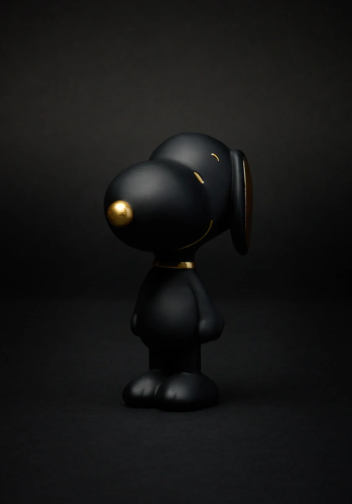 Statue Snoopy Debout Noir - Blush Sélection