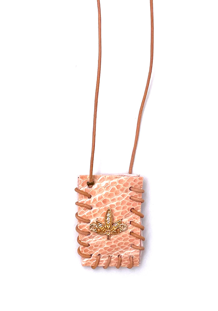 Arizona Long Necklace In Cannabis Pink Leather