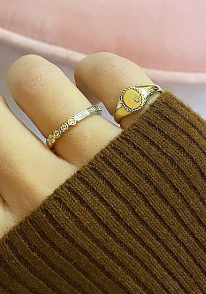 Mini anillo de sello ovalado de neón amarillo