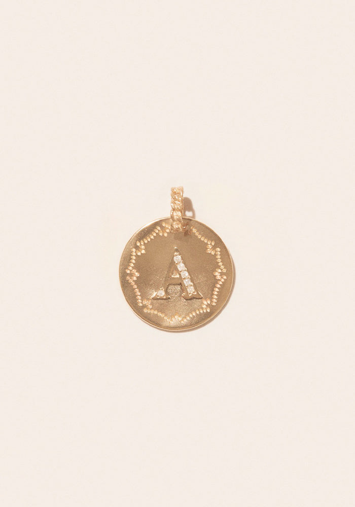 Pendentif Amulette Alphabet - Pascale Monvoisin